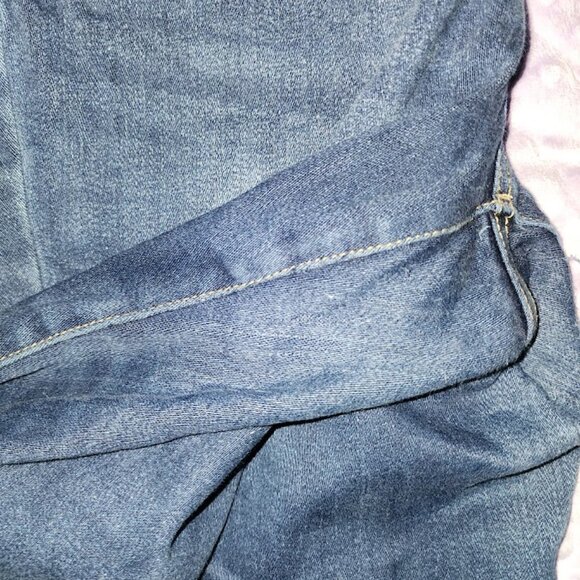 Soho NY&Co Distressed Curvy Cropped Legging Jeans Size 8 - Picture 9 of 9